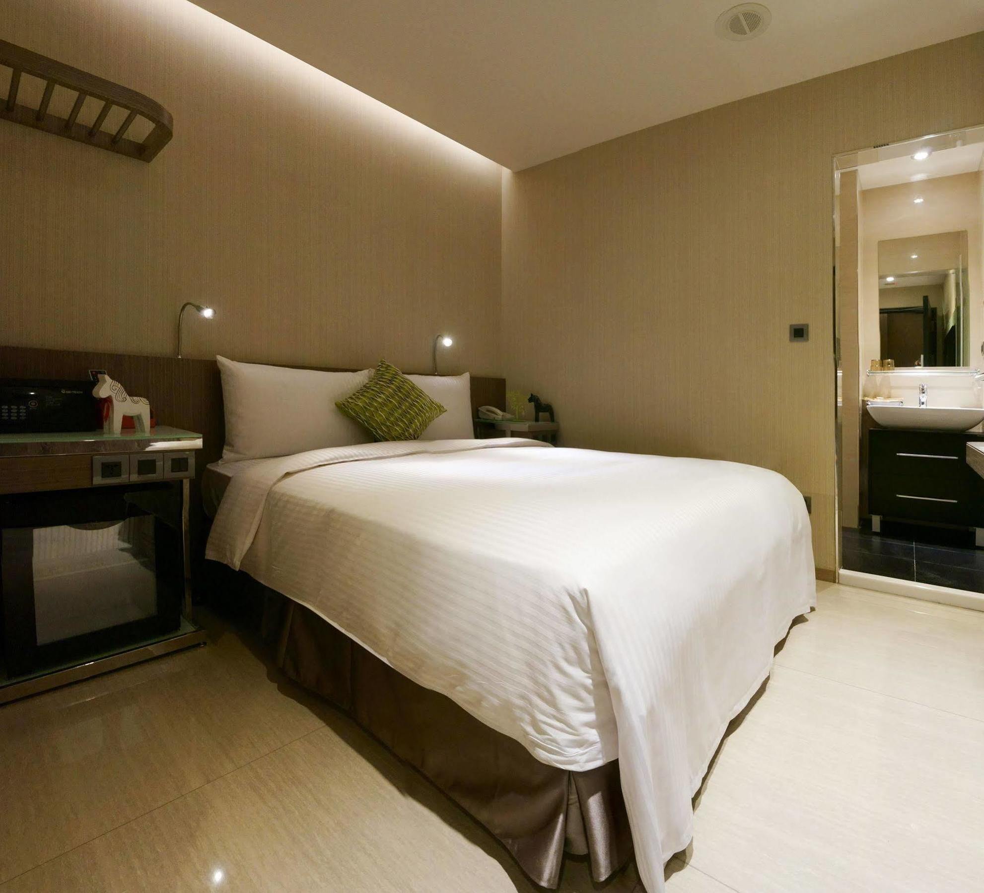 Beauty Hotels Taipei - Hotel B7 Екстериор снимка